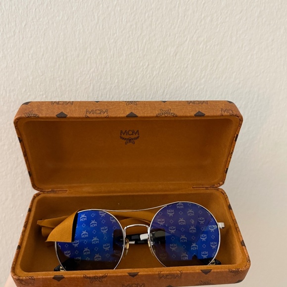 MCM sunglasses - Picture 2 of 3